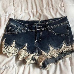 Jean shorts with design